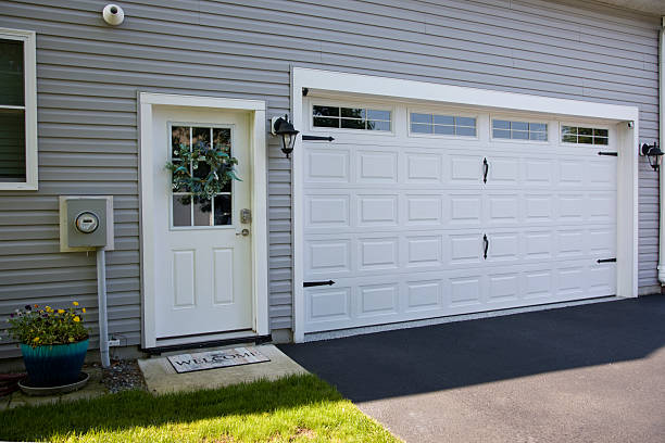 24/7 Emergency Garage Door Panel Replacement experts in Kerr County County, TX